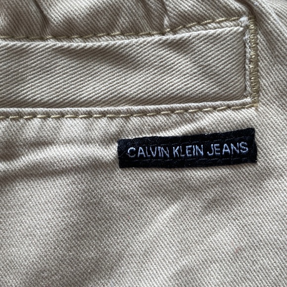 NWT! Calvin Klein Beige Shorts Size 18 Months. - Picture 1 of 4